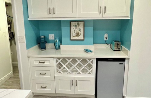 Jupiter Bay Condo | Newly Available Jupiter Bay Condo 3rd Floor Views of Ponds hosted by A&E Hosts!