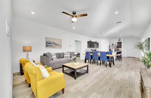 Houston House | Newly Built 3-Bed Modern Haven, Close to Airport