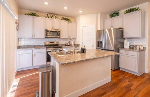 Elbert House | Newly Built 4BR Spacious Retreat in Peyton