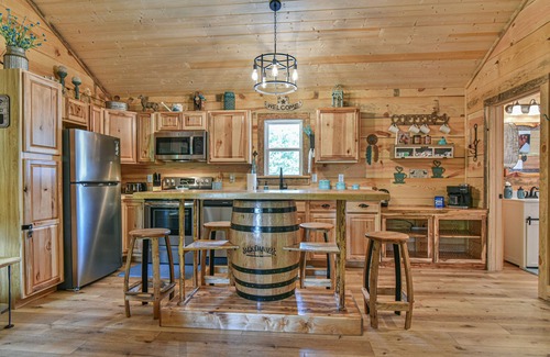 Hendersonville Cabin | Newly built cabin on horse farm.