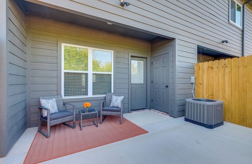 College Station Apartment | Newly Built 'corner Hideaway' 3 Mi to Texas A & M