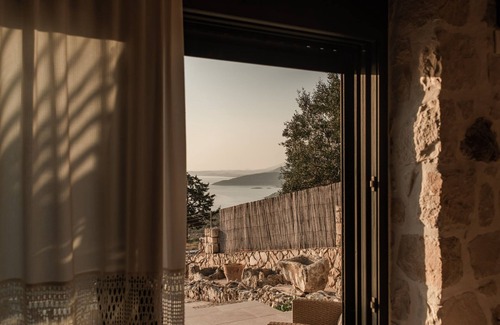 Korithi House | newly built stone house ,breathtaking view,close to the shipwreck &the blue cave