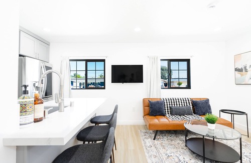 Santa Ana House | Newly Built Studio, Close to Disney, Sleeps 5!