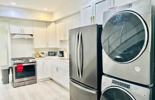 Van Nuys Apartment | Newly Built Stylish Modern 2B In LA