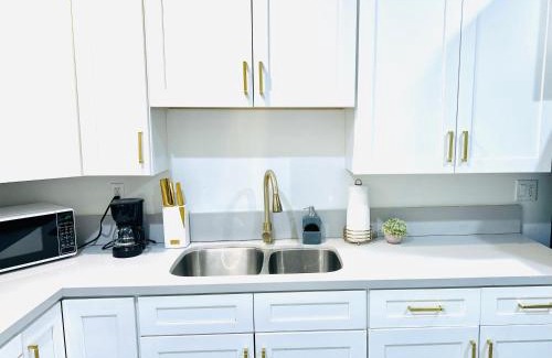 Van Nuys Apartment | Newly Built Stylish Modern 2B In LA