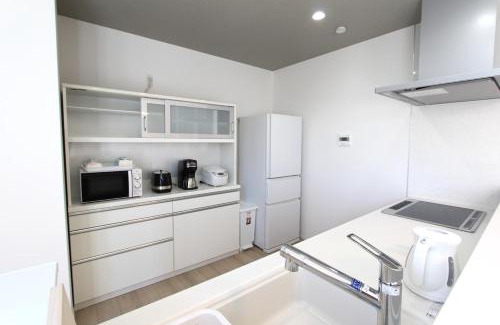 Chuo House | Newly built two-story house! 2 minutes to the station, parking lot, easy access to Disneyland, close to restaurants and shops!