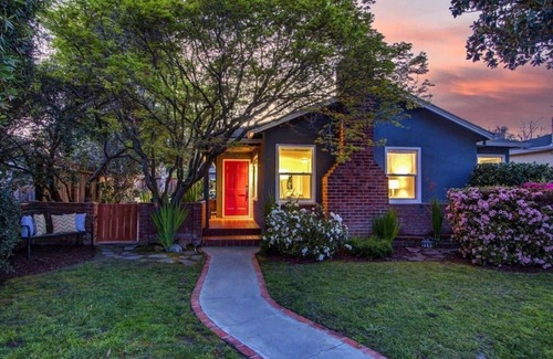 Duveneck - St. Francis House | Newly Furnished Retreat, 5 Min to Stanford & Downtown Palo Alto