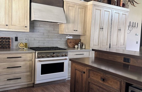 Gardiner House | Newly Listed Madian Basin Escape ~ 5 Mins to Yellowstone National Park