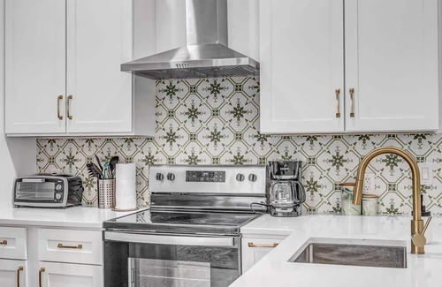 Springfield Apartment | Newly refreshed 2 BR Apt for LoZ fans!