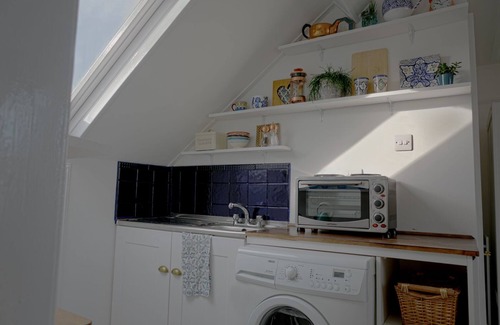 Gosforth House | Newly Refurbished Studio Apartment. two minutes from Gosforth High Street