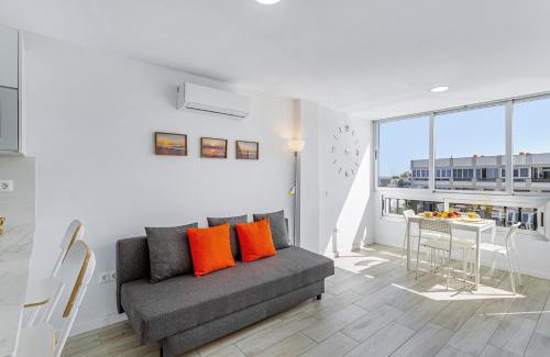 Playa del Aguila Apartment | Newly Refurbished Beachfront