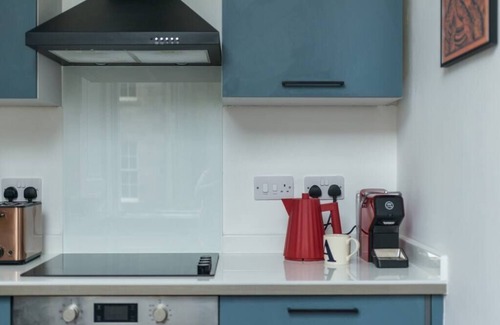 New Town Apartment | Newly refurbished city centre chic pad