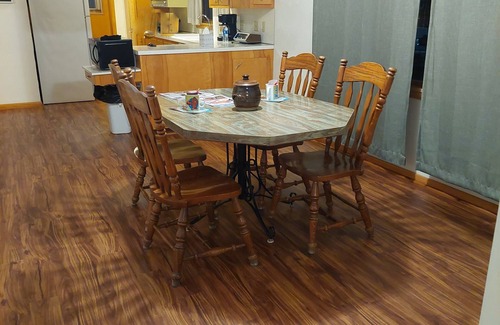 Punxsutawney Apartment | Newly Remodeled 2 Bdrm Apt-downtown-5 min from Gobblers Knob!