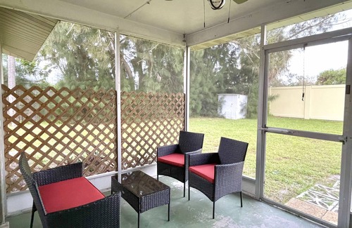 Englewood House | Newly remodeled duplex unit 2.5miles to Manasota Key Beach, 8 miles to Venice