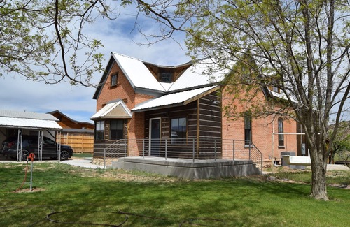 Escalante House | NEWLY REMODELED HISTORIC FARMHOUSE!