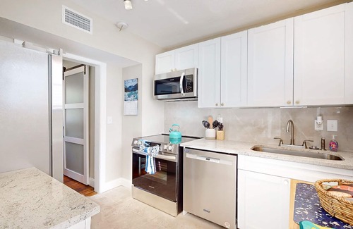 San Marco House | Newly remodeled house in San Marco few minutes walk to Square & Riverwalk