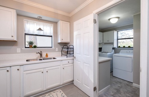 Little Rock House | Newly remodeled house close to Hwy and restaurants