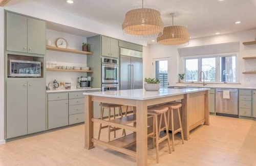 Sisters House | Newly remodeled lodge @ Pole Creek Ranch!