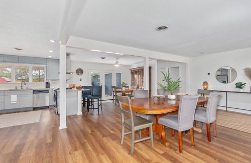 League City House | Newly Remodeled Modern Farmhouse on an Acre