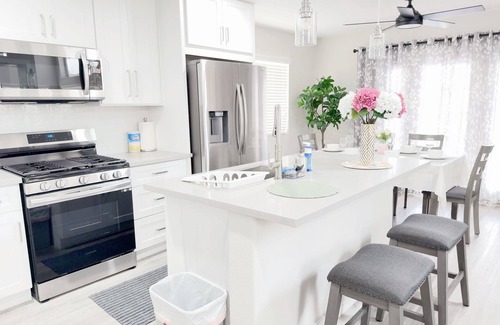 Summerlin House | Newly Remodeled Pool Villa 3BD2.5BA by Summerlin