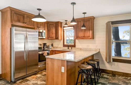 Lake Shore Cottage | Newly Remodeled Resort Cottage on Gull Lake