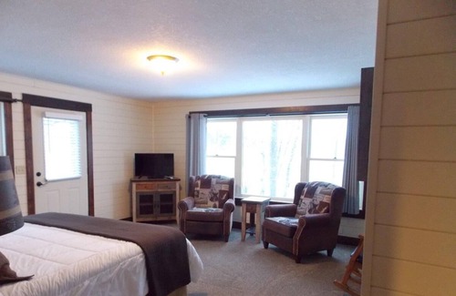 Lake Shore Cottage | Newly Remodeled Resort Cottage on Gull Lake