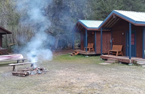 Old Mill Cabin | Newly remodeled Sitka Cabin. A quiet retreat in the woods near Seward Alaska