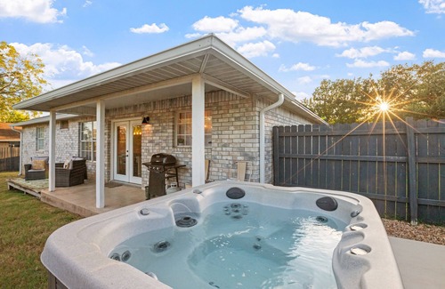 Fredericksburg House | Newly remodeled home w/a backyard oasis, beautiful hot tub blocks from downtown