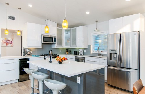 La Jolla Mesa House | Newly Remodeled with VIEWS of Downtown Ocean and Bay!