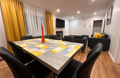 Valley Glen House | Newly remodelled Los Angeles House with access to pool