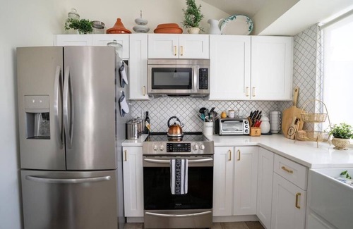 Latrium House | Newly renovated and furnished single family home in L'Atrium