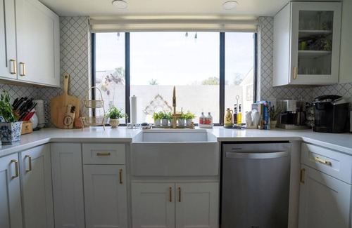 Latrium House | Newly renovated and furnished single family home in L'Atrium