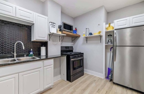 Pittsburgh Apartment | Newly Renovated 1 BR 1 BA in Highland Park!