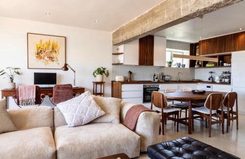 Sea Point Apartment | Newly renovated 2 bedroom, central, secure, ACs and views!