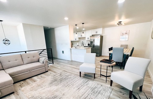 Parkland House | Newly renovated 3 bdr townhome, minutes from Tacoma Dome