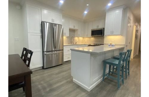 Aptos House | Newly Renovated 3-Bedroom New Brighton Beach Condo