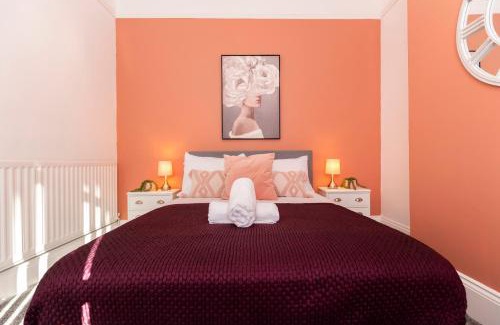 Sunderland House | Newly Renovated 3br House Near Hospital & Uni