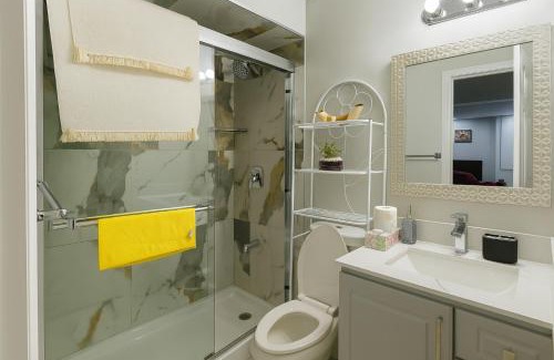 Orangeville Apartment | Newly Renovated 3BR Orangeville Basement Suite with Private Access, 10 Min Walk to Headwaters Hospital, 5 Min Drive to Mount Alverno Luxury Resorts, Ideal for Medical, Vacation or Work Stays!