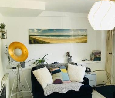 Upton Scudamore House | Newly Renovated 5 Star Cosy-Up Romantic Cottage NEAR LONGLEAT