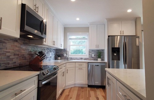 Long Beach House | Newly Renovated Beautiful Spacious 3 BD/2 BA Beach Home Just Steps to the Sand!