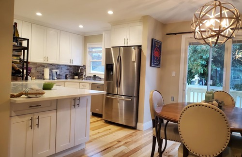 Long Beach House | Newly Renovated Beautiful Spacious 3 BD/2 BA Beach Home Just Steps to the Sand!