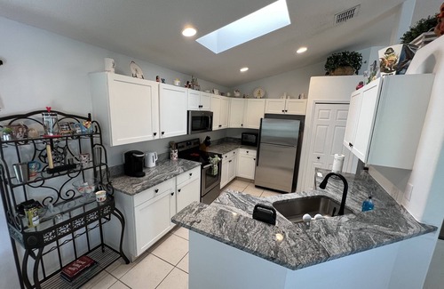 Seasons House | Newly Renovated Disney Themed Home close to the Magic