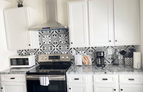 Washington Park House | Newly renovated home in Downtown Atlanta near Mercedes Benz Arena