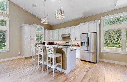 Bar Harbor House | Newly Renovated Home w/Large Yard & Great Kitchen - Near Downtown & Acadia