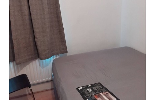 Erith Bed & Breakfast | Newly renovated house in a very calm location and near station