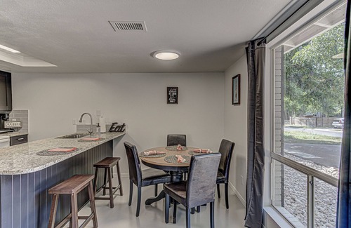 Barton Hills House | Newly Renovated I Walk to Shops I Blocks to Restaurants & More