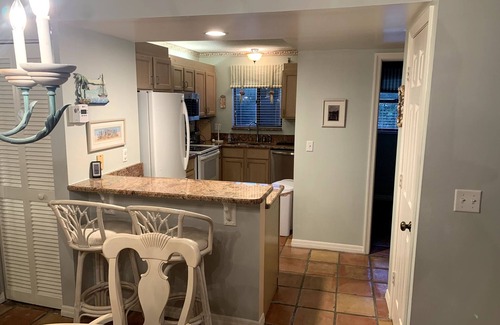 Bella Vista House | *Newly renovated* Jupiter Retreat Walk to beach, shops 3 BR 2.5 Ba