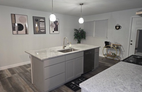 Danville House | Newly Renovated; Near Ironman Raceway-Hitch Parking-Easy I-74, Casino, U of I