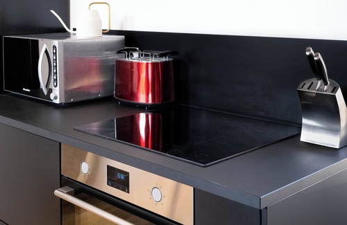 Faubourg-Raines Apartment | Newly renovated, quiet apartment. Free parking at the gateway to the city center