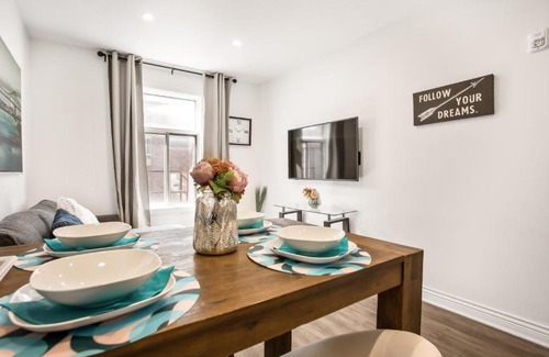 Mile End Apartment | Newly renovated studio the heart of mile end